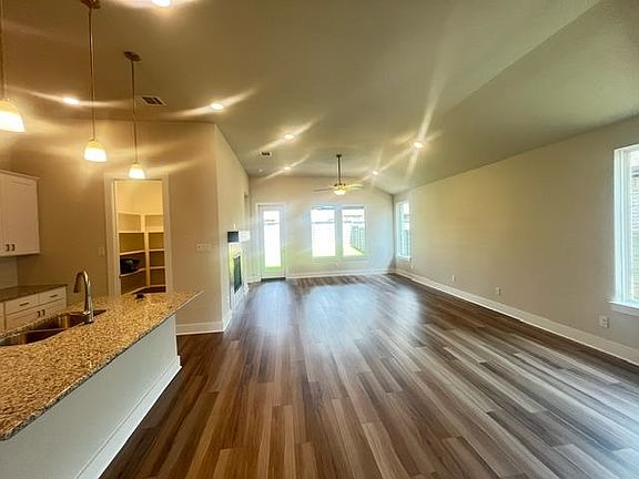 3rd image of 7108 Dragonfly Ln