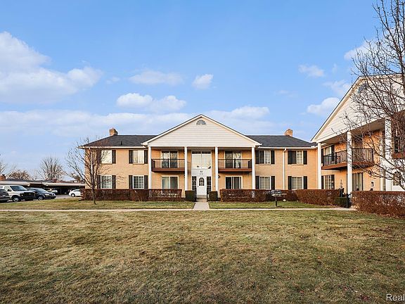 2nd image of 34720 Huntley Dr #22