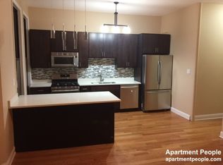 2122 N Milwaukee Ave APT 2F, Chicago, IL 60647