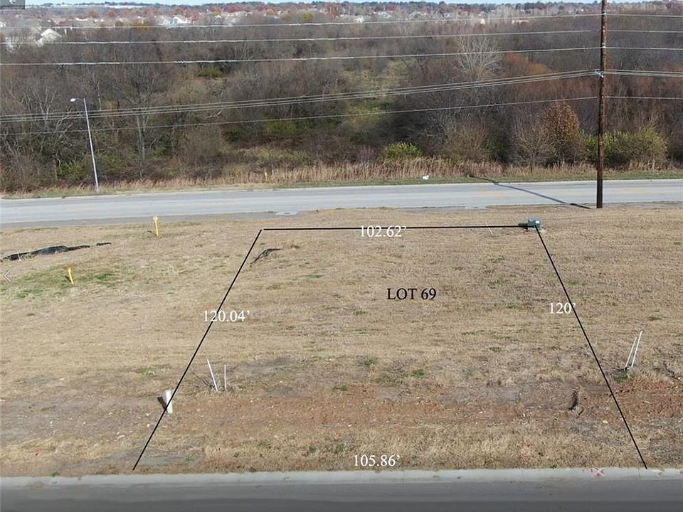 2nd image of 1304 Larkspur Pl