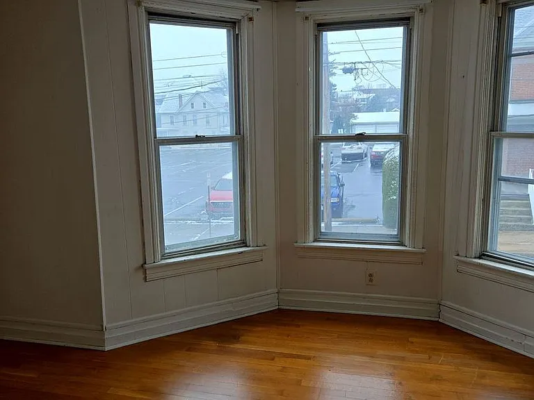 115 S Potomac St — Photo 14