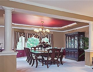 Stunning cornice tray ceiling w/upgraded moulding.