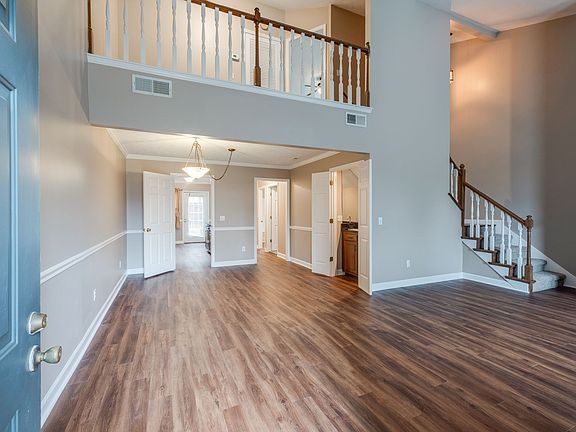 3rd image of 116 Highland Villa Dr