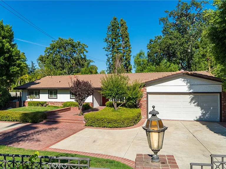 5054 Encino Ave — Photo 16