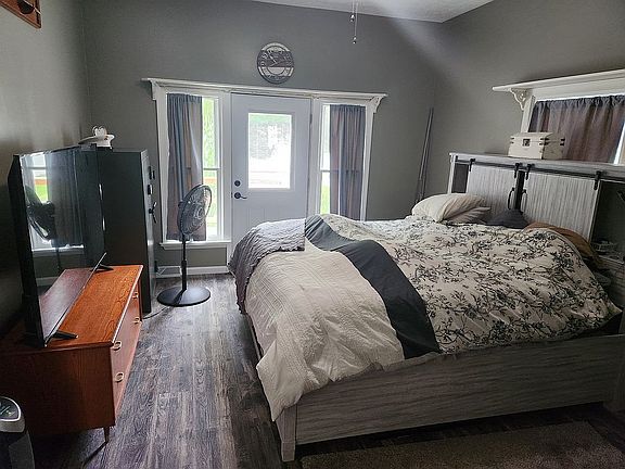 5th image of 340 Fieldstone Ct