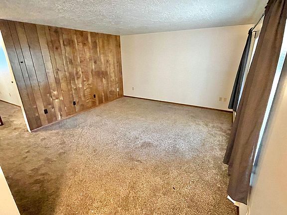 3rd image of 388 SE 194th Ave #8450e2e58