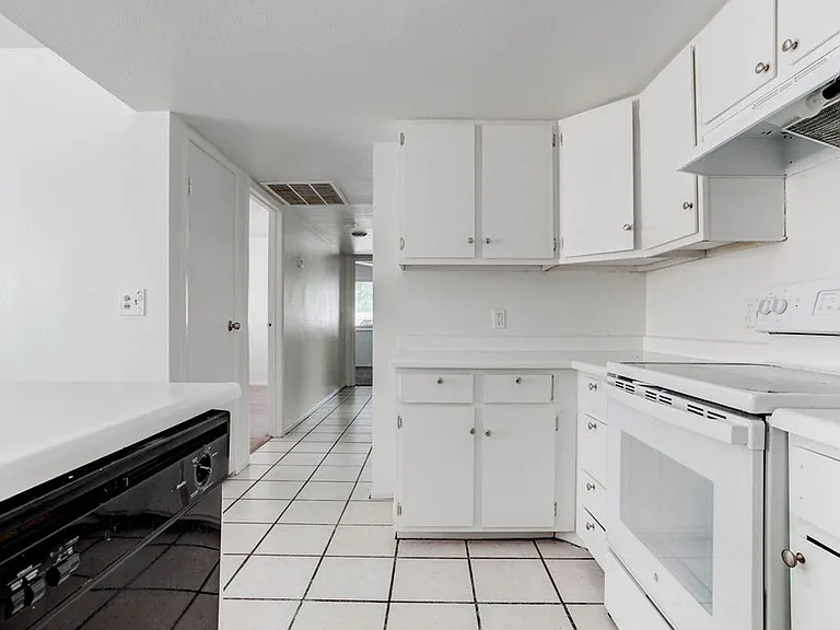4269 Stewart Ave — Photo 13