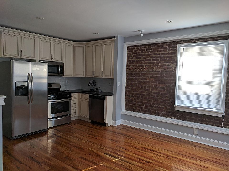 1st image of 4118 Wickham Ave #2