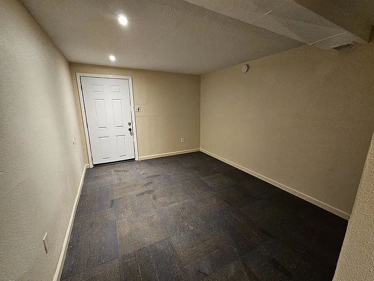 3147 Cleveland Ave — Photo 46