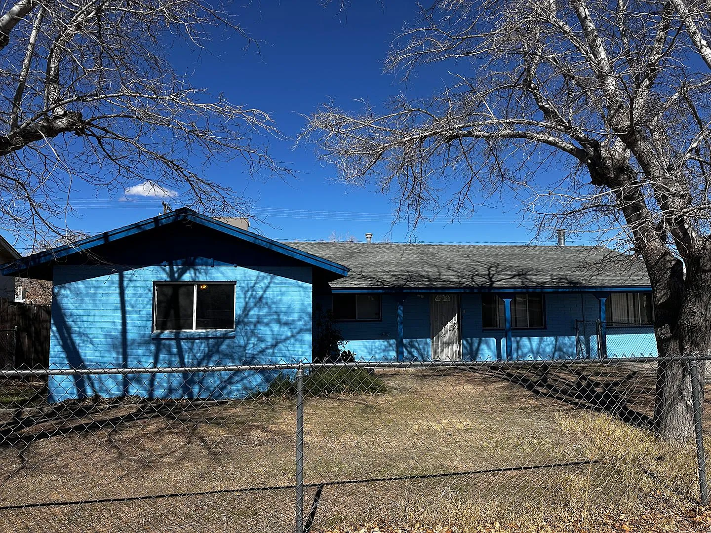 4 Bedroom 2 Bathroom Home — Photo 1