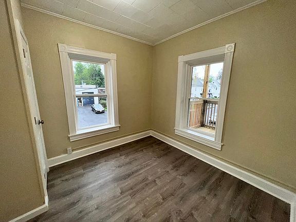 4th image of 1475 Dwight St #2L