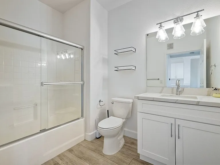 1643 6th Ave #402 — Photo 29
