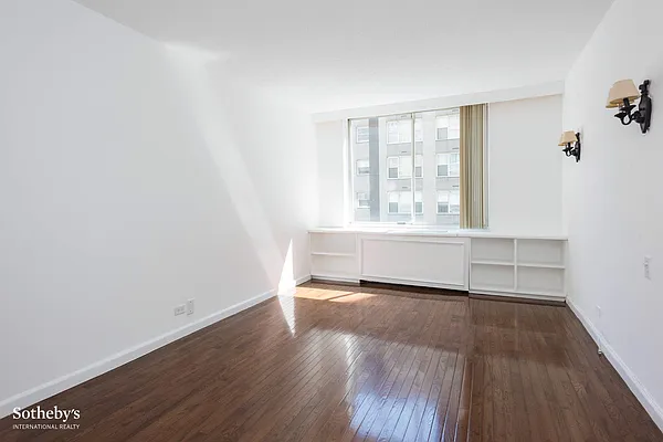 Sold by Sotheby's International Realty | media 4