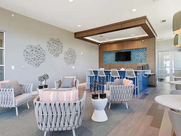 AMLI Buckhead — Photo 9