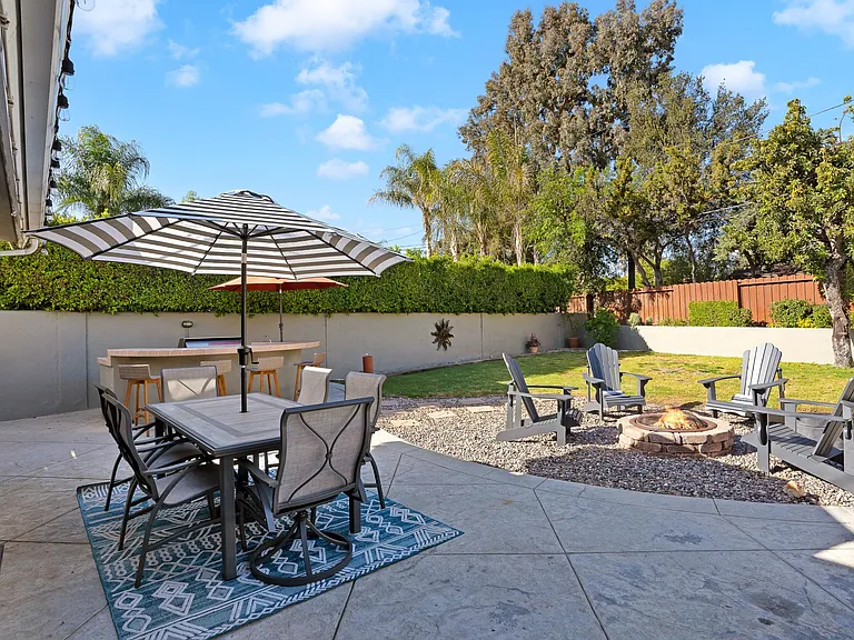 23027 Gainford St — Photo 55