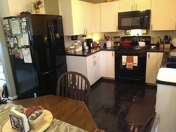 2nd image of 2489 Sanford Dr