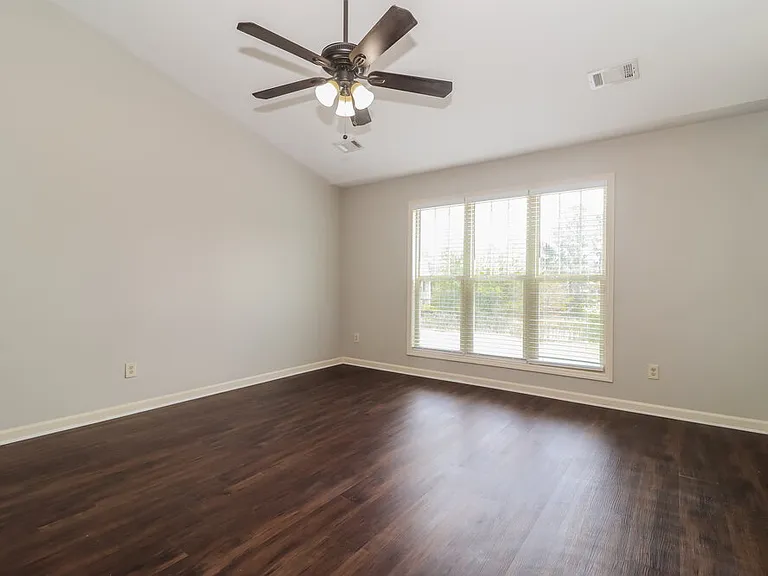 223 Comet Ct — Photo 4