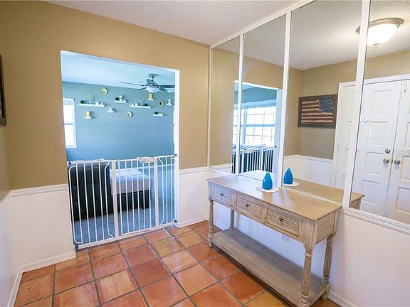 5th image of 820 Chipley Ct