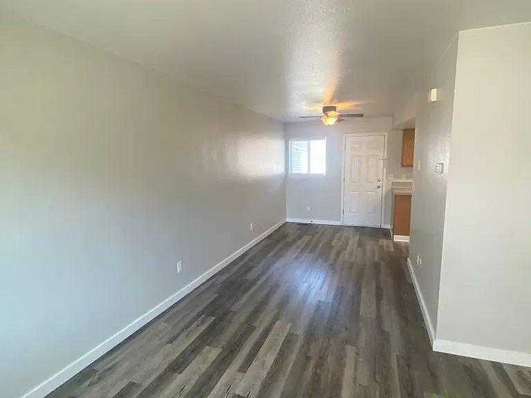 1207 S Ivy St — Photo 6