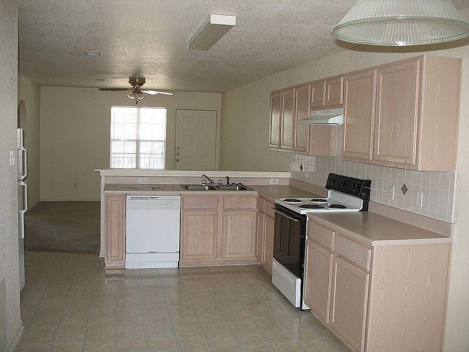 2nd image of 1606 Dugger Cir