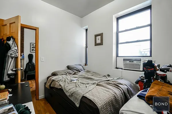 Rented by Bond New York | media 31