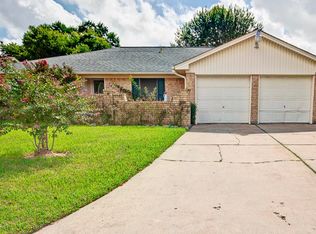 1407 Sherwood St, Baytown, TX 77520