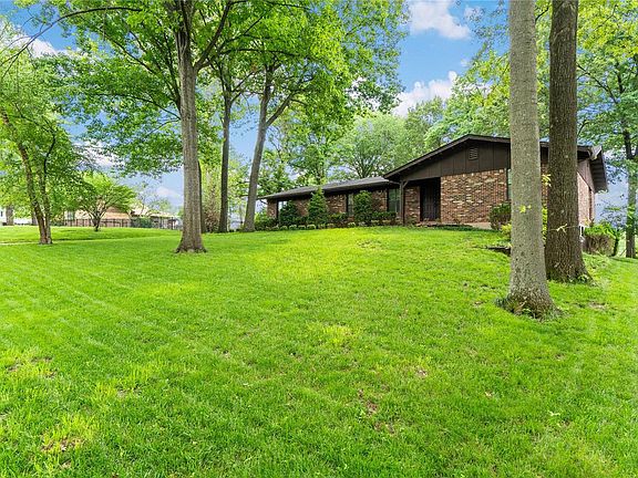 2nd image of 12256 Country Manor Ln