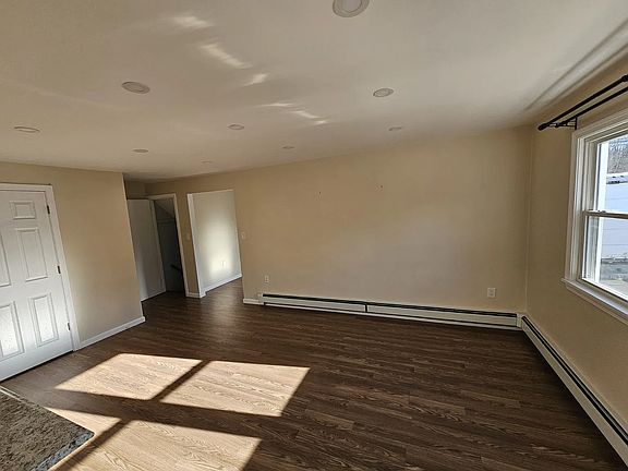 5th image of 1230 Smyth Rd #2