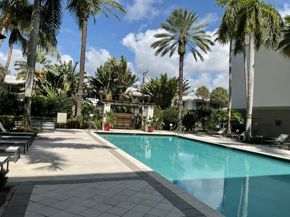 2401 NE 65th St, Fort Lauderdale, FL 33308