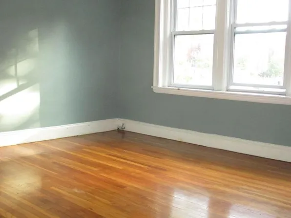 732 Washington St #3A, Brookline, MA 02445