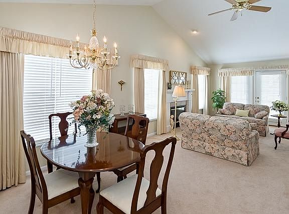 4th image of 231 Pierce Lake Dr