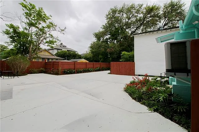 2311 Joliet St — Photo 27