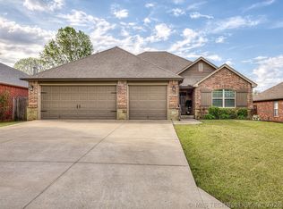 19826 E 46th St S, Broken Arrow, OK 74014