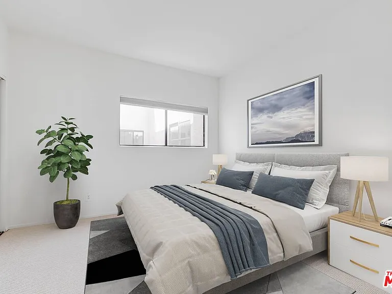 832 Palm Ave #305 — Photo 7