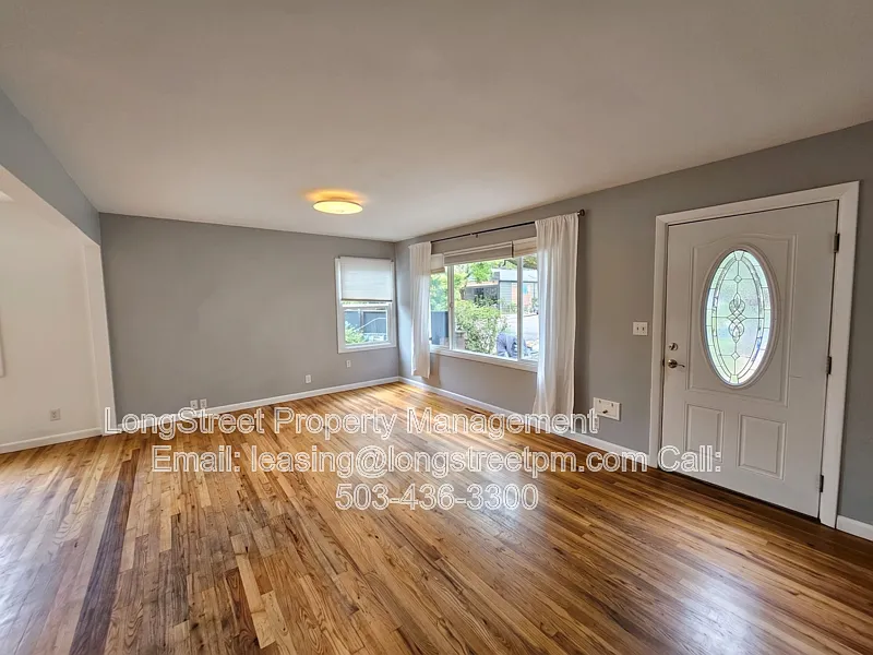 3 bed, 2.0 bath, 1212 sqft, $2,995 — Photo 2