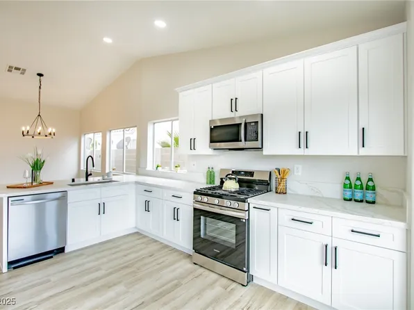 6124 Desert Haven Rd, Las Vegas, NV 89130