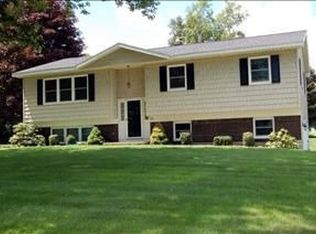 25 Townley Dr, Burnt Hills, NY 12027
