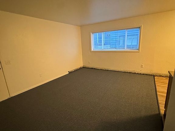 3rd image of 401 Mumford St APT 4