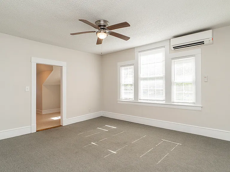 1219 Grace Ave #3 — Photo 10