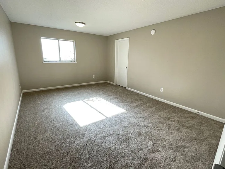 4944 W 8th Street Rd — Photo 8
