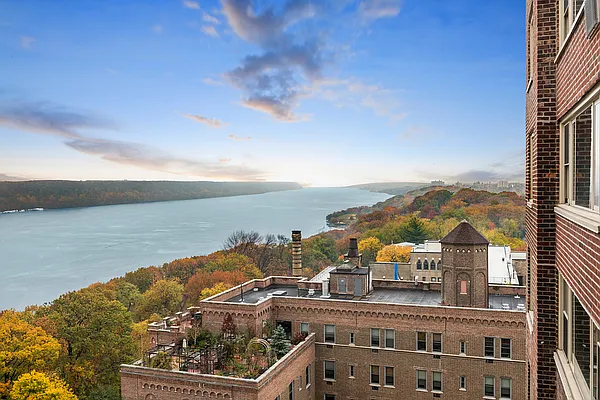 Sold by Simone Song Properties, LLC | media 3