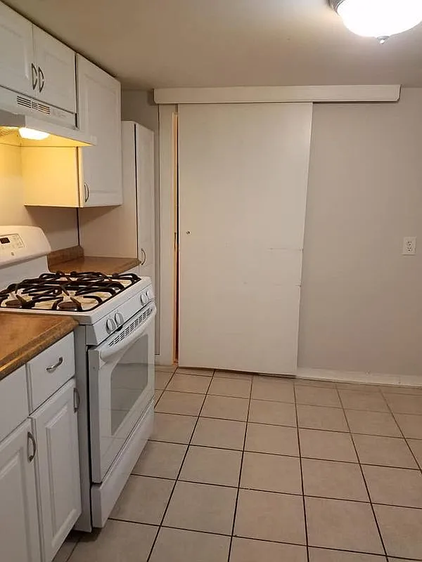 2 bed, 1.0 bath, 950 sqft, $1,400 — Photo 2
