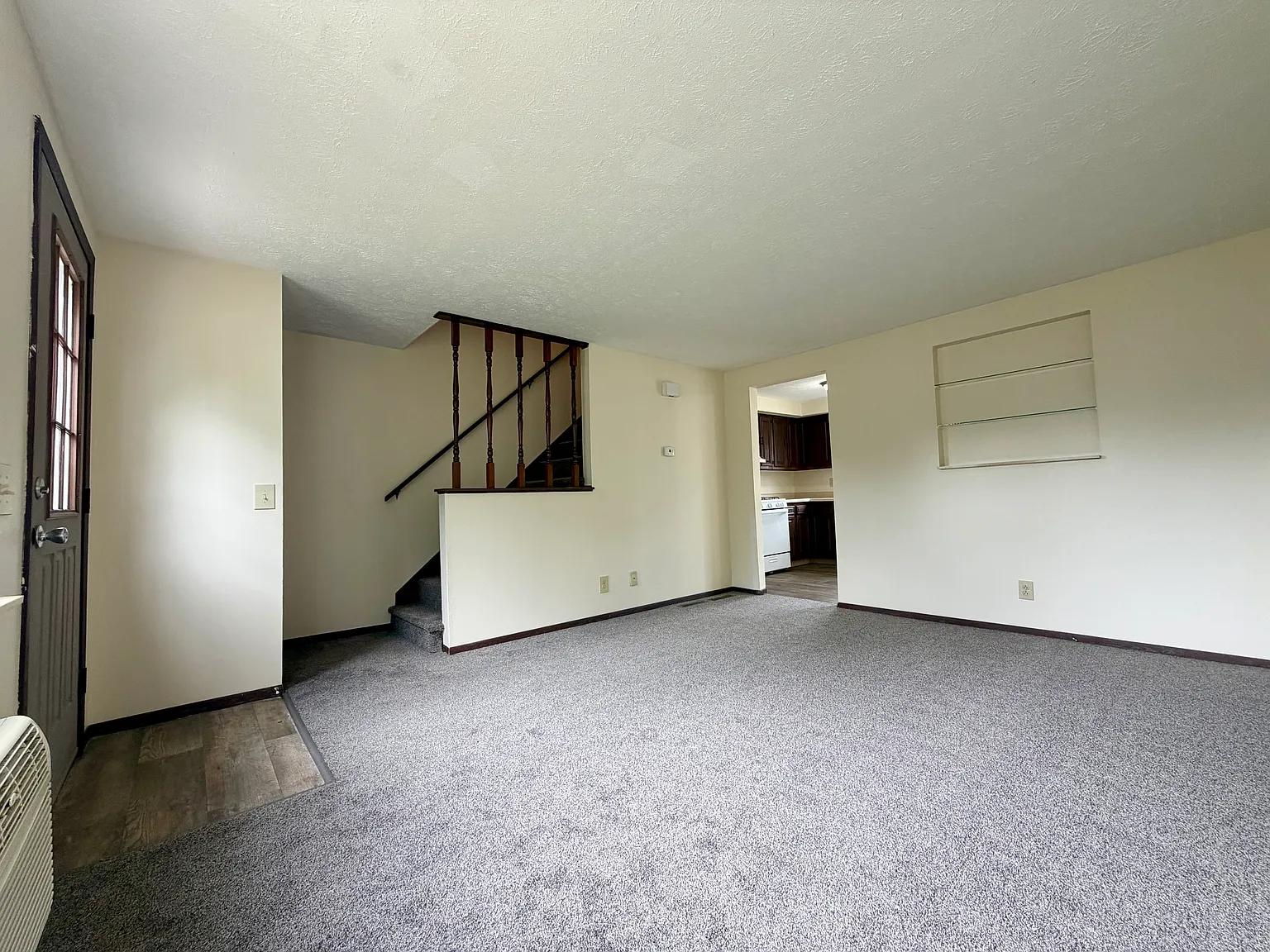 2 bed, 1000 sqft, $995 — Photo 4