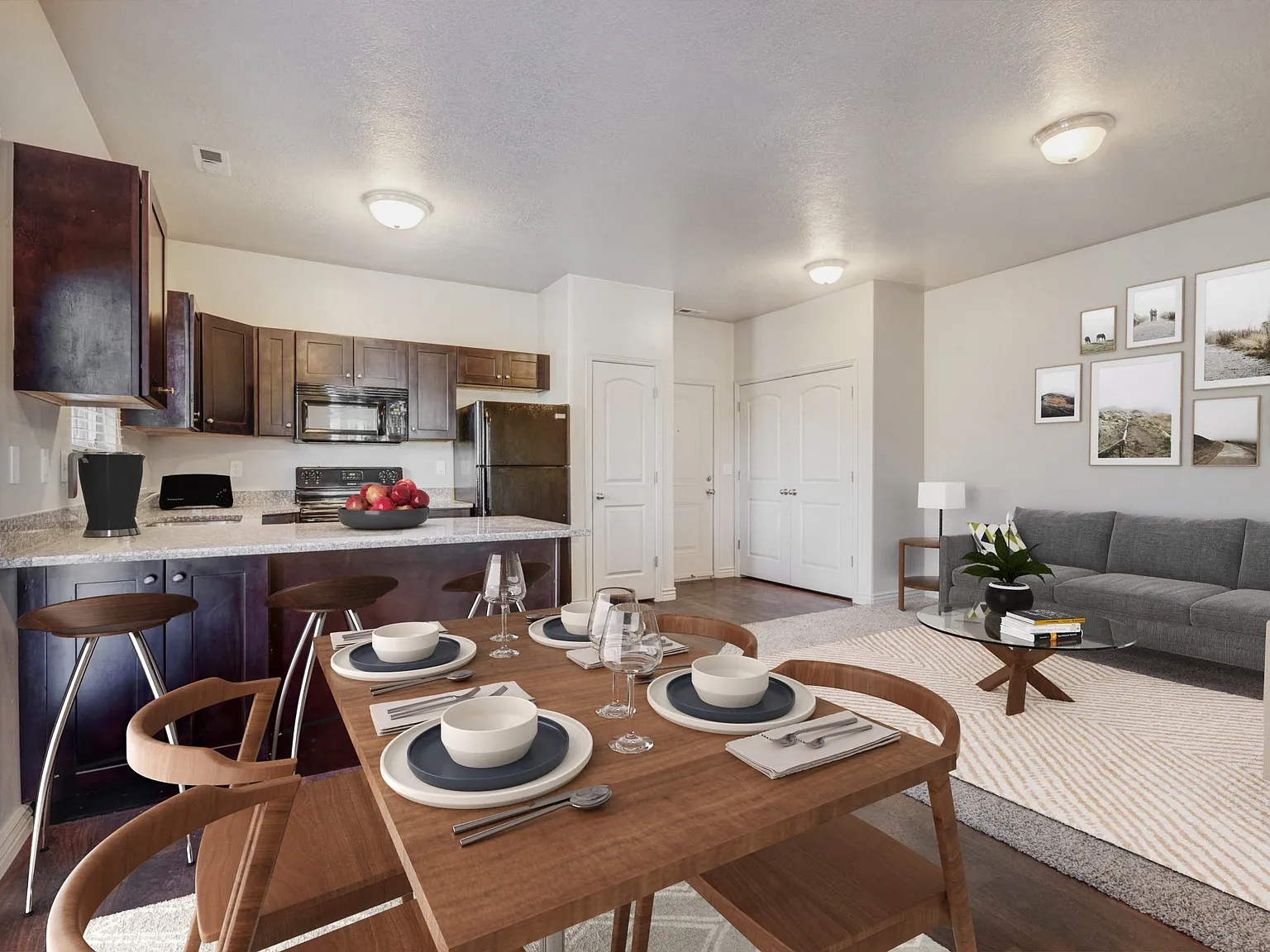 Villas on Main — Photo 3
