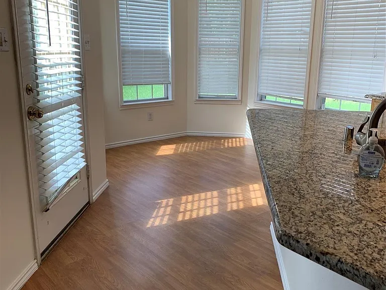 2212 Chasefield Dr — Photo 8