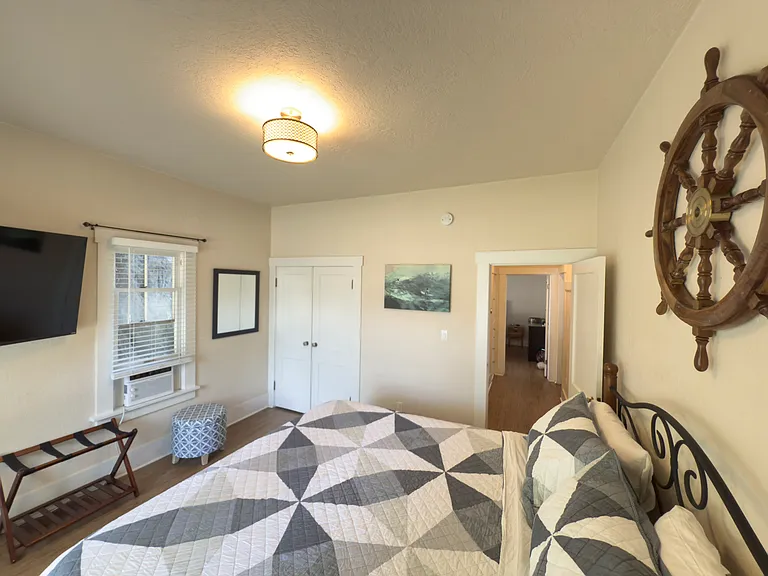 717 E Lakeside Ave — Photo 16