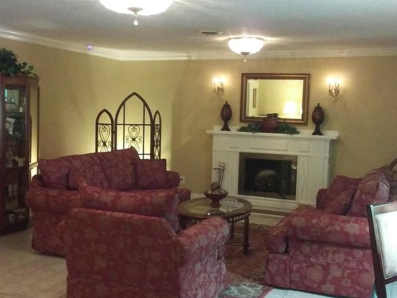 2nd image of 3030 Breckenridge Ln APT 526