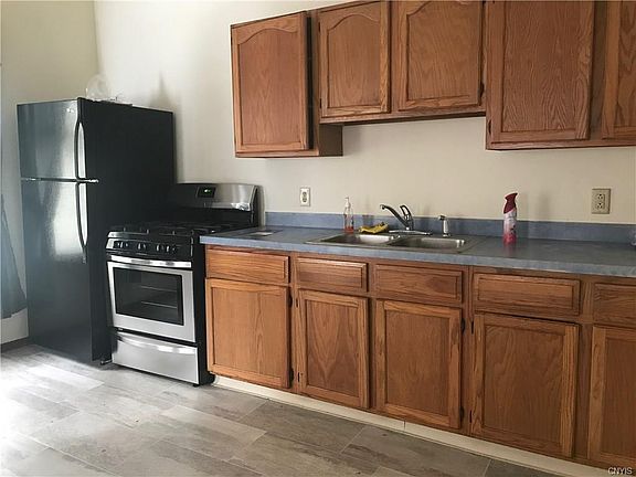 3rd image of 209 Grumbach Ave #1