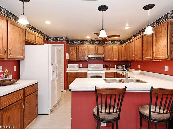 3rd image of 3084 Lake Shore Drive #.