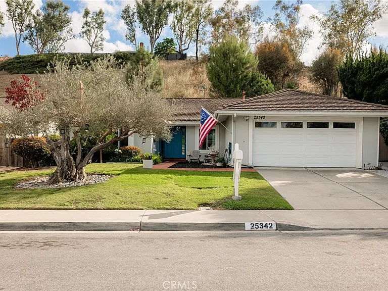 25342 Hugo Rd — Photo 1